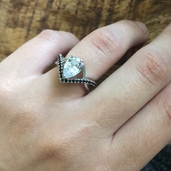 NWT Elegant 925 Silver Pear Cut Rings Size 6-10 - Picture 3 of 5